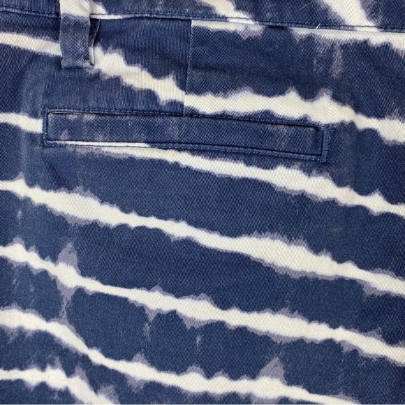 Lands' End Blue White Tie Dye Mid Rise Shorts Size 14 Petite - Picture 10 of 10